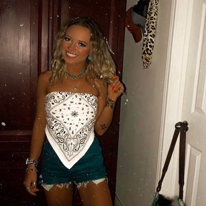 Meet your Posher, Macey